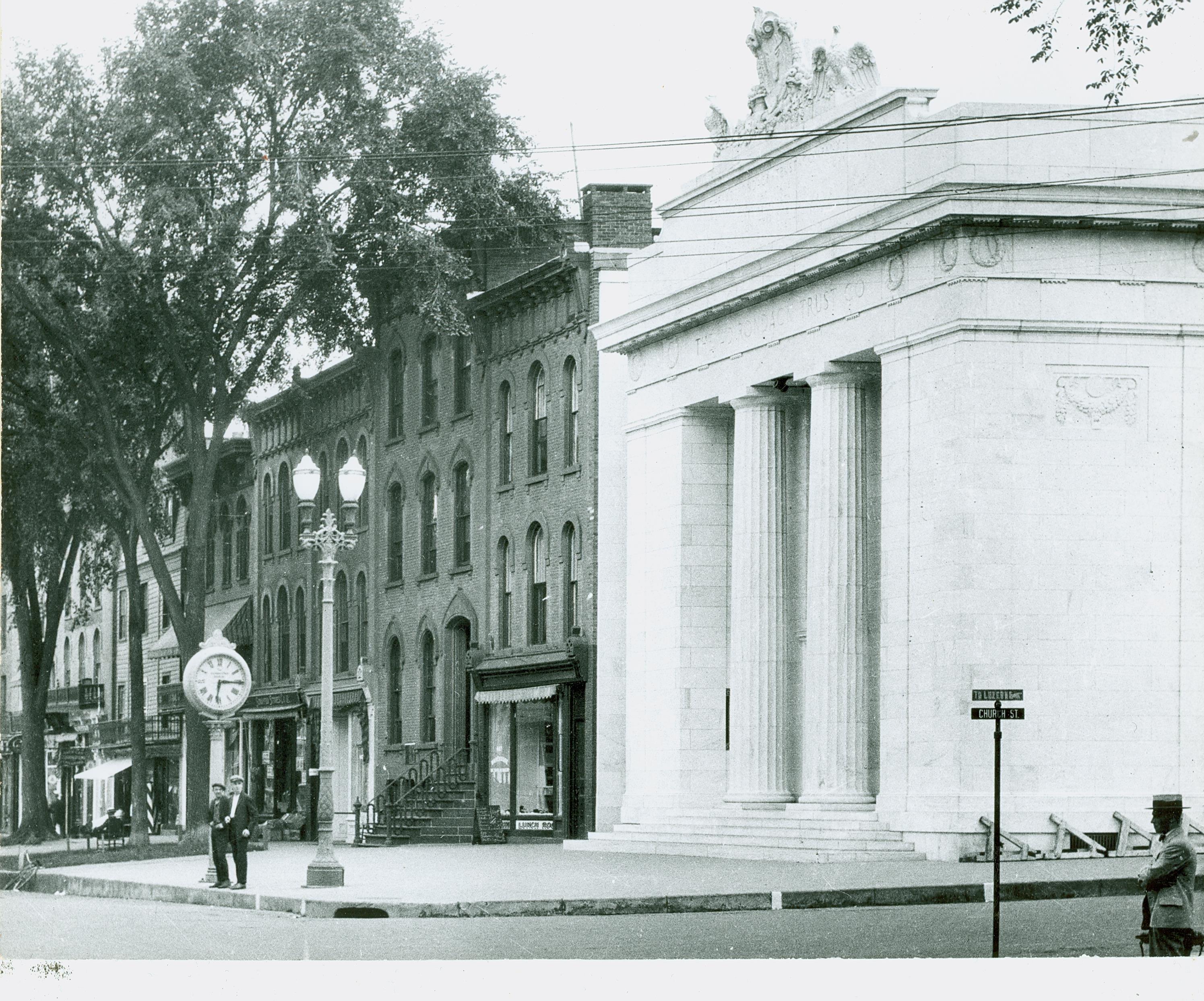 New Bank circa 1917.jpg